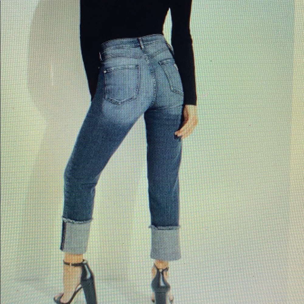 GUESS 1981 Cuffed High-Rise Jeans